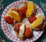 Яблоко печеное с абрикосом и апельсином в сладком сиропе