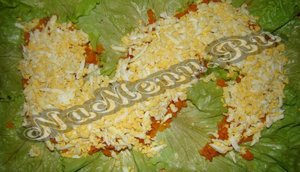 Выкладываем слой яиц
