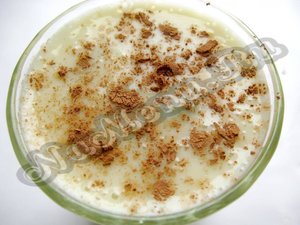 Посыпать какао-порошком