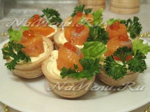 вкусная закуска с лососем