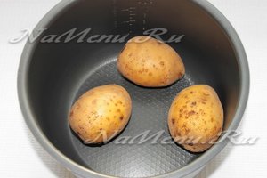 Ложим картофель в мультиварку