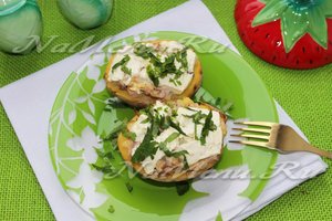 Запеченный картофель с грибами в мультиварке
