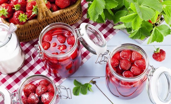 Варенье из клубники с целыми ягодами 5 минутка - классический рецепт