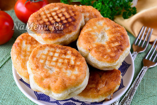 Беляши с мясом: очень вкусный домашний рецепт на сковороде