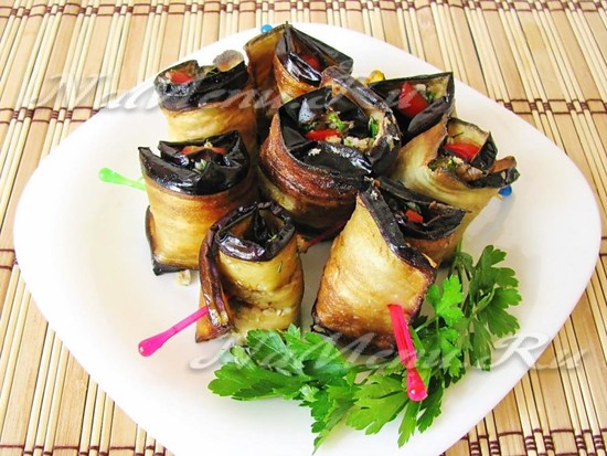 Рулетики из баклажанов на праздничный стол: рецепты с фото (самые вкусные)