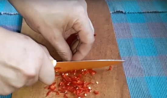 Малосольные огурцы в пакете – быстрый рецепт с чесноком и укропом, пошагово