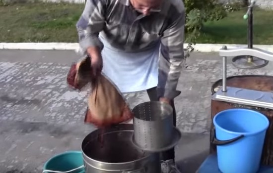 Виноградное вино в домашних условиях: простой рецепт с фото пошагово (видео)