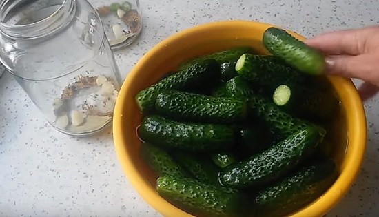 Консервирование огурцов на зиму очень вкусные в литровых банках: рецепты с фото