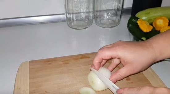 Консервирование огурцов на зиму очень вкусные в литровых банках: рецепты с фото