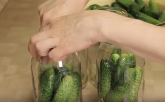Консервирование огурцов на зиму очень вкусные в литровых банках: рецепты с фото