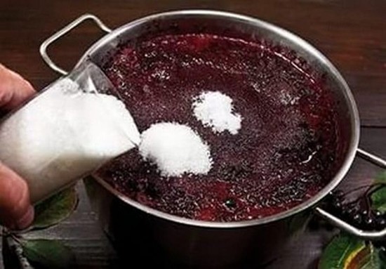 Вино из рябины черноплодной в домашних условиях: рецепт пошагово, видео