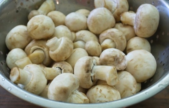 Маринованные шампиньоны в домашних условиях на зиму: быстро и вкусно, рецепт с фото пошагово (видео)