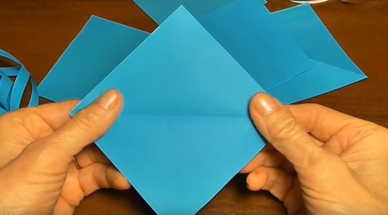 Объёмные снежинки из бумаги своими руками: пошаговая инструкция - схемы, фото, видео