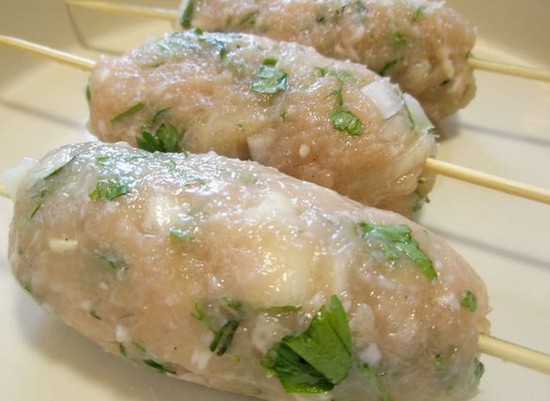 Люля-кебаб: рецепт в духовке в домашних условиях на шпажках из курицы (фото пошагово)