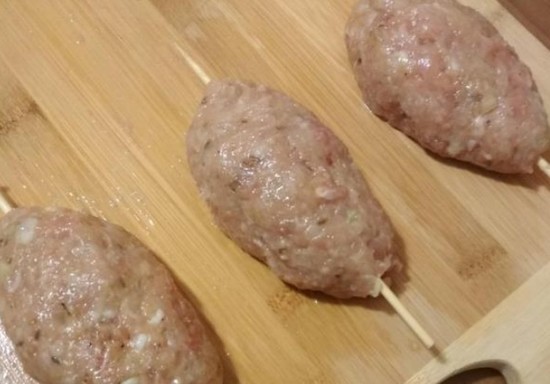 Люля-кебаб: рецепт в духовке в домашних условиях на шпажках из курицы (фото пошагово)
