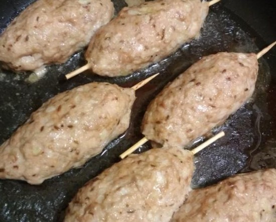 Люля-кебаб: рецепт в духовке в домашних условиях на шпажках из курицы (фото пошагово)