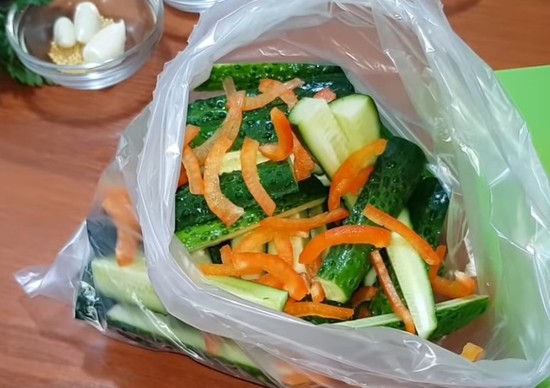 Малосольные огурцы в пакете — быстрый рецепт за 5 минут: рецепт с фото, вкусно