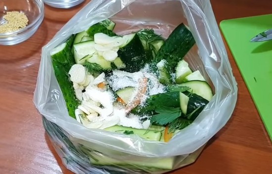 Малосольные огурцы в пакете — быстрый рецепт за 5 минут: рецепт с фото, вкусно