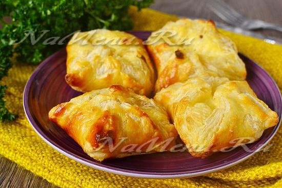 Хачапури из слоеного теста
