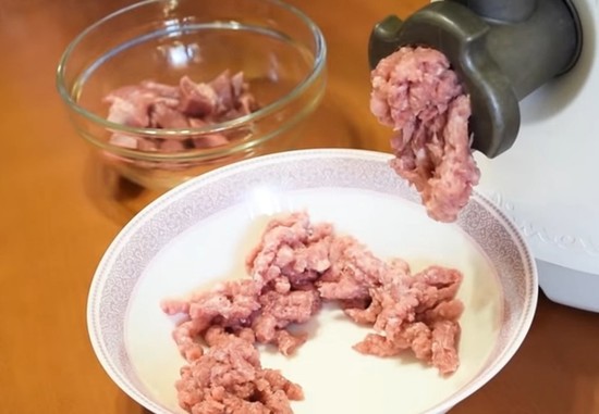 через мясорубку