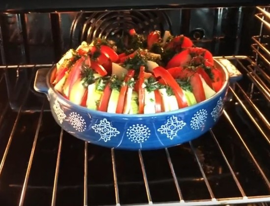 Духовку разогревают