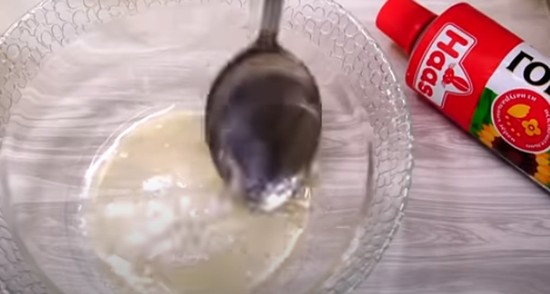 смешать сахар и лимонный сок с солью