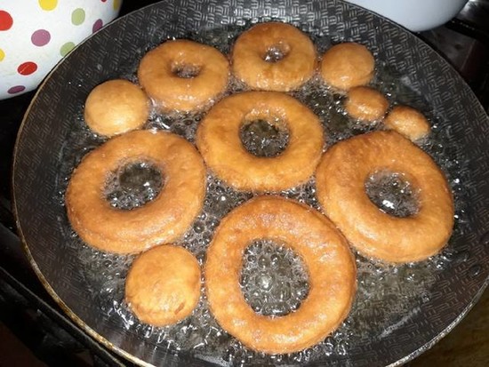 жареные пончики