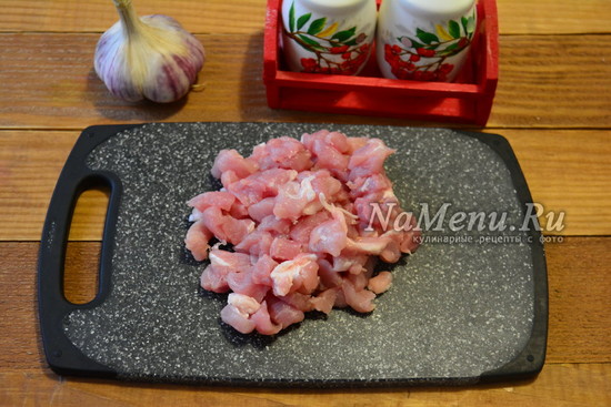 нарежьте мясо