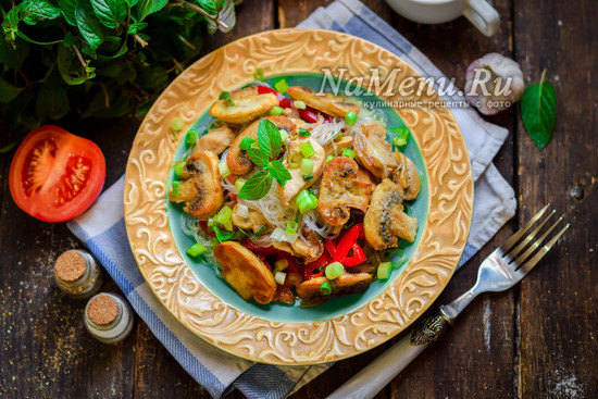 фунчоза с курицей и грибами