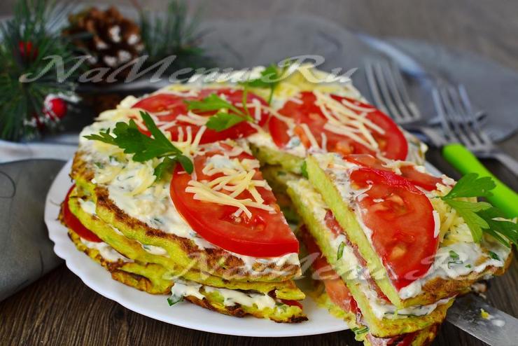 Кабачковый торт с помидорами и сыром