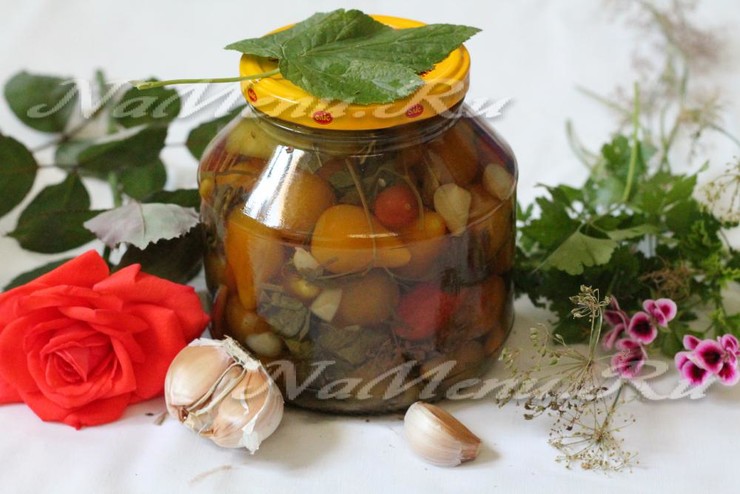 Маринованные помидоры чери