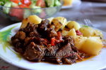 Баранина тушеная в казане с овощами