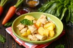 Просто и сытно - тушеная картошка с курицей в мультиварке