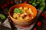 Тушеная капуста с картошкой и сосисками в мультиварке
