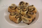 Дрожжевые булочки с корицей и маком