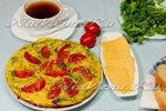 Голландский омлет с копчеными колбасками