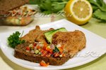 Огуречный релиш с жареным мясом