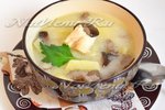 Грибной суп с курицей и плавленым сыром