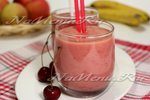 Яблочный смузи с бананом и вишней