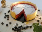 Песочный пирог с суфле из черной смородины