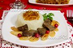 Жареная печень с яблоками и луком