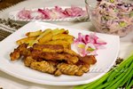 Поджарка из свинины с маринованным луком