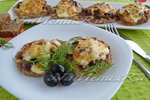 Мясные лепешки с грибами под сырной корочкой