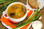 Щи из кислой капусты с черносливом