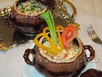 Жаркое с мясом в горшочках