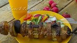 Картофельный шашлык на костре с салом и баклажаном