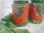 Маринованный перец с сельдереем