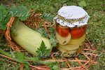 Кабачки маринованные с помидорами на зиму