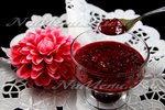 Брусника, протёртая с сахаром и замороженная на зиму