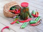 Острые маринованные огурцы с руколой